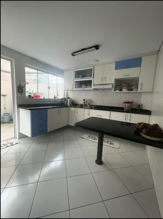 Imagem Sobrado com 3 Quartos à Venda, 202 m² em Jardim Das Américas - Curitiba Imagem Sobrado com 3 Quartos à Venda, 202 m² em Jardim Das Américas - Curitiba