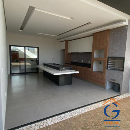 Imagem Imóvel com 3 Quartos à Venda, 330 m² em Condomínio Califórnia - Estiva Gerbi Imagem Imóvel com 3 Quartos à Venda, 330 m² em Condomínio Califórnia - Estiva Gerbi
