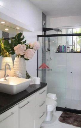 Imagem Casa com 4 Quartos à Venda, 250 m² em São Francisco - Niterói Imagem Casa com 4 Quartos à Venda, 250 m² em São Francisco - Niterói