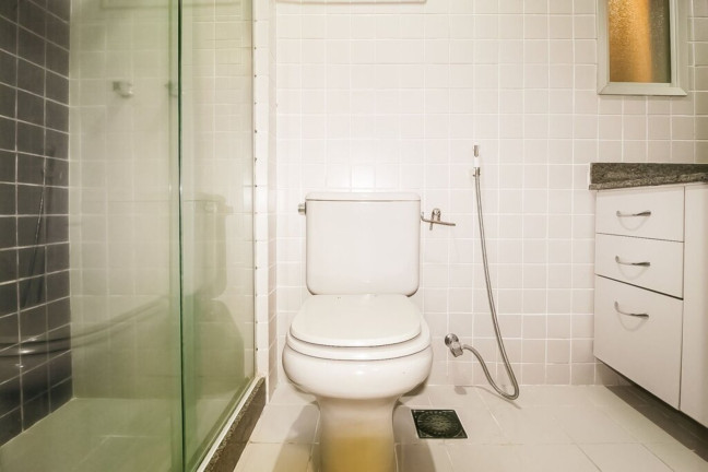 Imagem Imóvel com 2 Quartos à Venda, 83 m² em Lagoa - Rio De Janeiro Imagem Imóvel com 2 Quartos à Venda, 83 m² em Lagoa - Rio De Janeiro