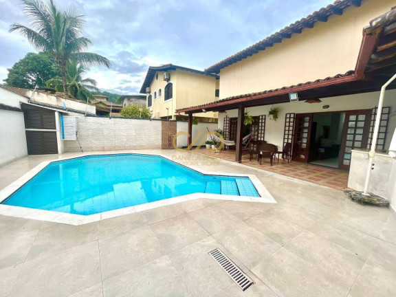 Imagem Casa com 4 Quartos à Venda, 300 m² em Canto Do Forte - Praia Grande Imagem Casa com 4 Quartos à Venda, 300 m² em Canto Do Forte - Praia Grande