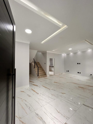 Imagem Casa com 3 Quartos à Venda, 250 m² em Caiçara - Praia Grande Imagem Casa com 3 Quartos à Venda, 250 m² em Caiçara - Praia Grande