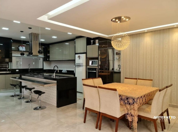 Imagem Sobrado com 3 Quartos à Venda, 205 m² Imagem Sobrado com 3 Quartos à Venda, 205 m²