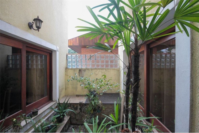 Imagem Casa com 4 Quartos à Venda, em Tremembé - São Paulo Imagem Casa com 4 Quartos à Venda, em Tremembé - São Paulo