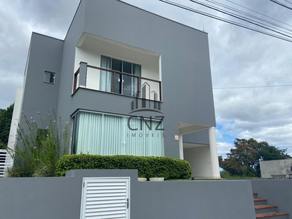 Imagem Casa com 3 Quartos à Venda, 240 m² em Primeiro De Maio - Brusque Imagem Casa com 3 Quartos à Venda, 240 m² em Primeiro De Maio - Brusque