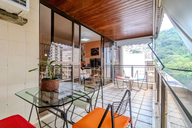 Imagem Imóvel com 3 Quartos à Venda, 137 m² em Botafogo - Rio De Janeiro Imagem Imóvel com 3 Quartos à Venda, 137 m² em Botafogo - Rio De Janeiro