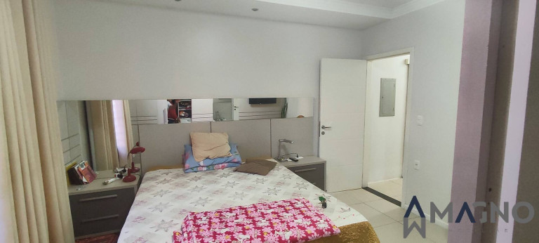 Imagem Sobrado com 5 Quartos à Venda, 444 m² em Coqueiral - Cascavel