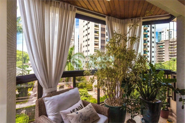 Imagem Apartamento com 4 Quartos à Venda, 240 m² em Moema - São Paulo Imagem Apartamento com 4 Quartos à Venda, 240 m² em Moema - São Paulo