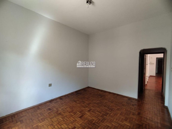 Imagem Casa com 3 Quartos para Alugar, 250 m² em Estados Unidos - Uberaba Imagem Casa com 3 Quartos para Alugar, 250 m² em Estados Unidos - Uberaba