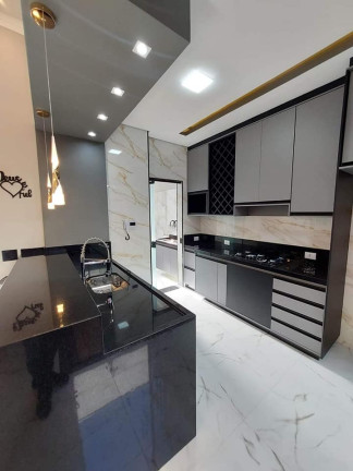 Imagem Casa com 3 Quartos à Venda, em Jardins - Bragança Paulista Imagem Casa com 3 Quartos à Venda, em Jardins - Bragança Paulista