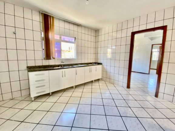 Imagem Casa com 3 Quartos à Venda, 264 m² em Kobrasol - São José