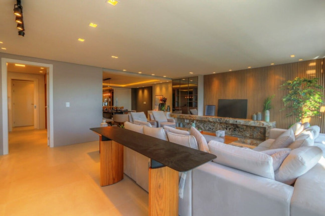 Imagem Apartamento com 3 Quartos à Venda, 311 m² em Vila Assunção - Porto Alegre Imagem Apartamento com 3 Quartos à Venda, 311 m² em Vila Assunção - Porto Alegre