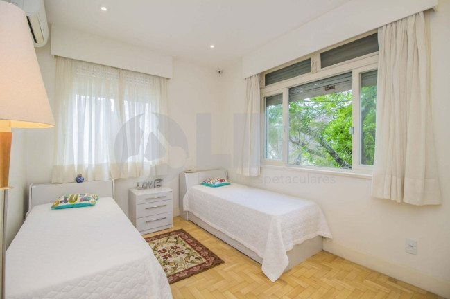 Imagem Apartamento com 4 Quartos à Venda, 251 m² em Moinhos De Vento - Porto Alegre Imagem Apartamento com 4 Quartos à Venda, 251 m² em Moinhos De Vento - Porto Alegre