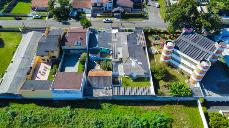 Imagem Casa com 5 Quartos à Venda, 338 m² em Orleans - Curitiba