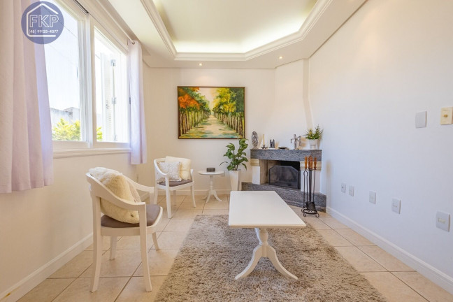 Imagem Casa com 5 Quartos à Venda, 304 m² em Cachoeira Do Bom Jesus - Florianópolis