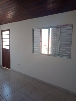 Imagem Casa com 3 Quartos para Alugar, 76 m² em Pararangaba - São José Dos Campos