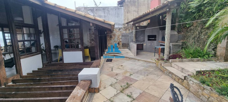 Imagem Casa com 4 Quartos à Venda, 850 m² em Piratininga - Niterói Imagem Casa com 4 Quartos à Venda, 850 m² em Piratininga - Niterói