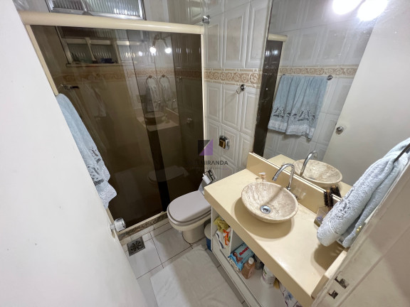 Imagem Imóvel com 3 Quartos à Venda, 90 m² em Humaitá - Rio De Janeiro Imagem Imóvel com 3 Quartos à Venda, 90 m² em Humaitá - Rio De Janeiro