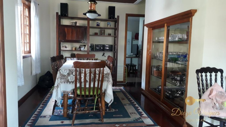 Imagem Casa com 3 Quartos à Venda, 220 m² em Quebra Frascos - Teresópolis Imagem Casa com 3 Quartos à Venda, 220 m² em Quebra Frascos - Teresópolis