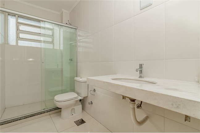 Imagem Imóvel com 4 Quartos à Venda, em Vila Ipiranga - Porto Alegre Imagem Imóvel com 4 Quartos à Venda, em Vila Ipiranga - Porto Alegre