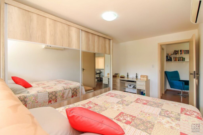 Imagem Casa de Condomínio com 2 Quartos à Venda, 122 m² em Ipanema - Porto Alegre