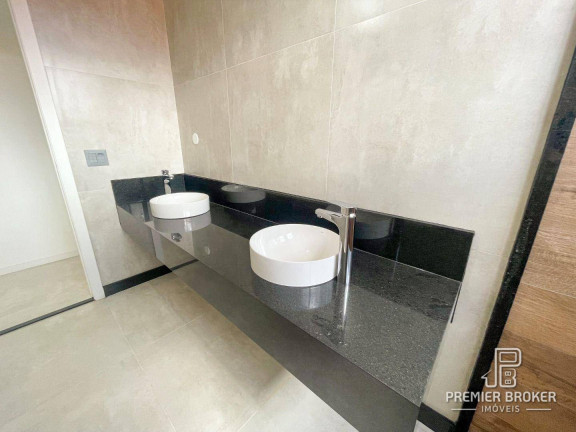 Imagem Casa com 4 Quartos à Venda, 330 m² em Várzea - Teresópolis Imagem Casa com 4 Quartos à Venda, 330 m² em Várzea - Teresópolis