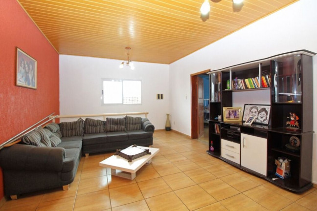 Imagem Casa com 5 Quartos à Venda,  em Sarandi - Porto Alegre