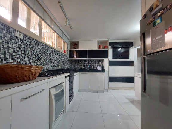 Imagem Casa com 3 Quartos à Venda, 252 m² em Jardim Social - Curitiba Imagem Casa com 3 Quartos à Venda, 252 m² em Jardim Social - Curitiba