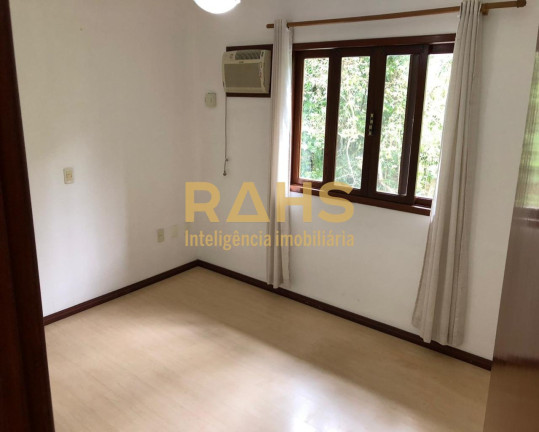Imagem Casa com 3 Quartos à Venda, 208 m² em Anita Garibaldi - Joinville