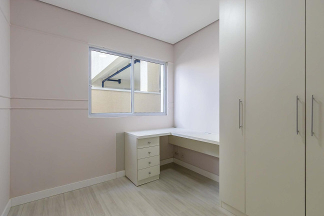 Imagem Apartamento com 2 Quartos à Venda, 61 m² em Capão Raso - Curitiba