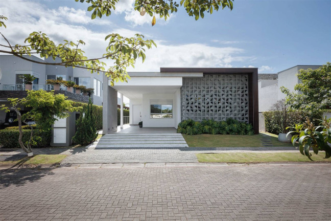 Imagem Casa com 4 Quartos à Venda, 450 m² em Camboriú Imagem Casa com 4 Quartos à Venda, 450 m² em Camboriú
