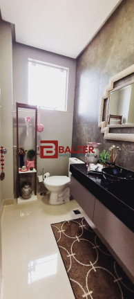 Imagem Casa com 3 Quartos à Venda, 200 m² em Corrego Grande - Florianópolis