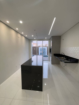 Imagem Casa de Condomínio com 3 Quartos à Venda, 250 m² em Cuiabá Imagem Casa de Condomínio com 3 Quartos à Venda, 250 m² em Cuiabá