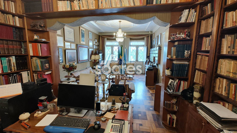 Imagem Casa com 5 Quartos à Venda, 620 m² em Centro - Pelotas Imagem Casa com 5 Quartos à Venda, 620 m² em Centro - Pelotas