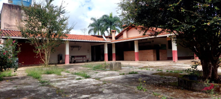 Chácara com 3 Quartos à Venda, 200 m² em Bação - Itabirito