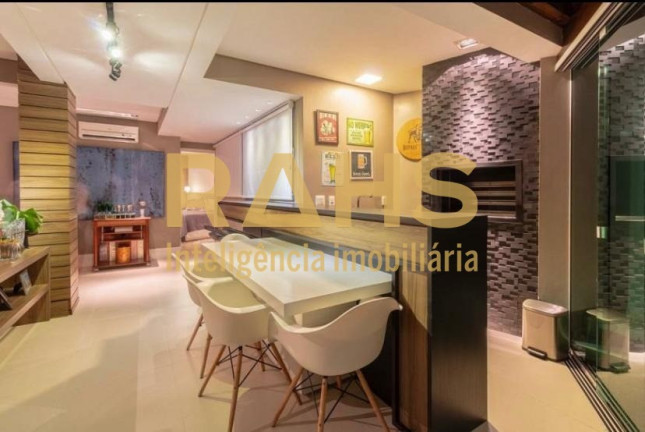 Imagem Cobertura com 4 Quartos à Venda, 260 m² em Centro - Joinville