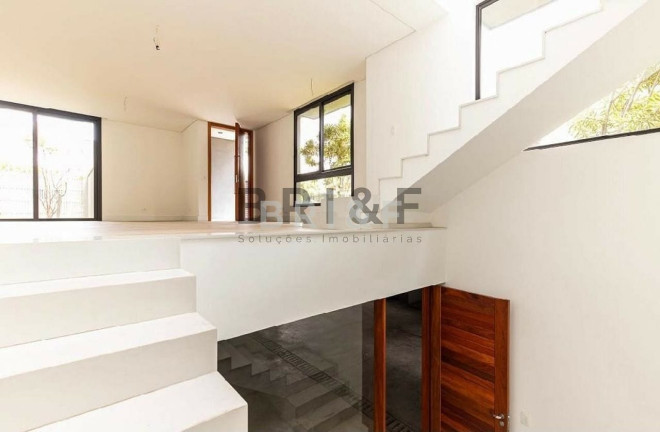 Imagem Casa com 3 Quartos à Venda, 272 m² em Moema - São Paulo Imagem Casa com 3 Quartos à Venda, 272 m² em Moema - São Paulo
