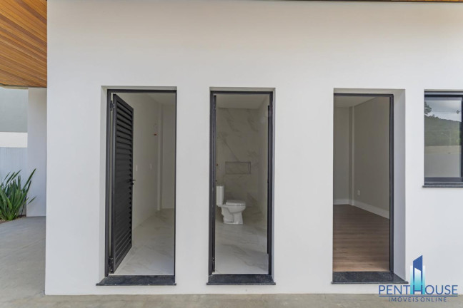 Imagem Casa com 3 Quartos à Venda, 452 m² em Santa Regina - Camboriú Imagem Casa com 3 Quartos à Venda, 452 m² em Santa Regina - Camboriú