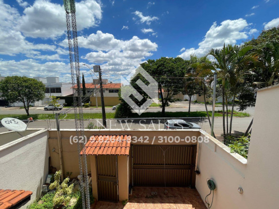 Sobrado com 4 Quartos à Venda, 211 m² em Setor Jaó - Goiânia