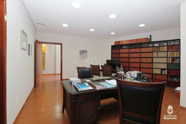 Imagem Imóvel à Venda, 440 m² em Auxiliadora - Porto Alegre Imagem Imóvel à Venda, 440 m² em Auxiliadora - Porto Alegre