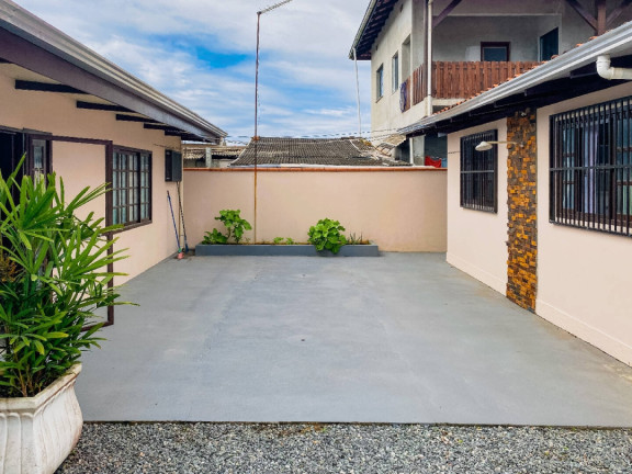 Imagem Casa com 3 Quartos à Venda, 360 m² em Centro - Balneário Barra Do Sul Imagem Casa com 3 Quartos à Venda, 360 m² em Centro - Balneário Barra Do Sul