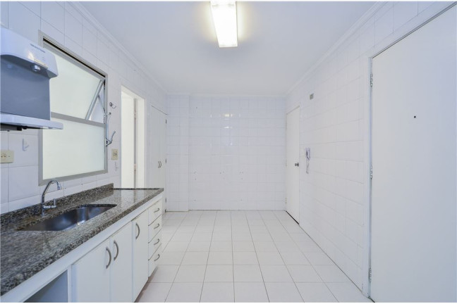 Imóvel com 2 Quartos à Venda,  em Moema - São Paulo