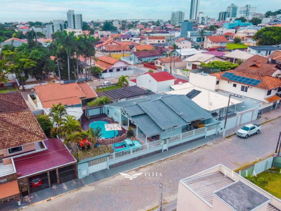Imagem Casa com 4 Quartos à Venda, 240 m² em Centro - Barra Velha Imagem Casa com 4 Quartos à Venda, 240 m² em Centro - Barra Velha