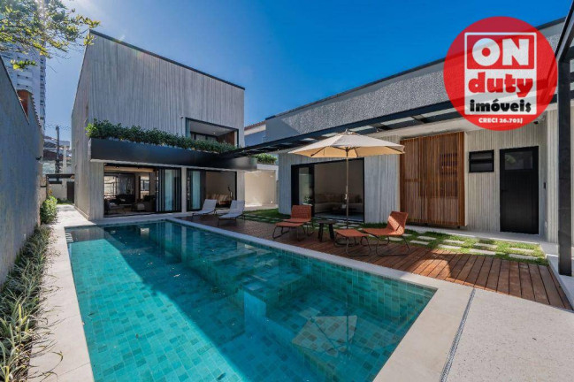 Sobrado com 4 Quartos à Venda, 350 m² em Embaré - Santos