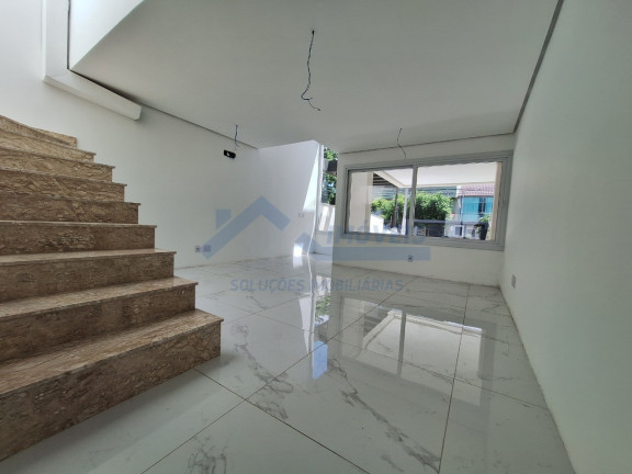 Imagem Sobrado com 3 Quartos à Venda, em Jardim Planalto - Porto Alegre Imagem Sobrado com 3 Quartos à Venda, em Jardim Planalto - Porto Alegre