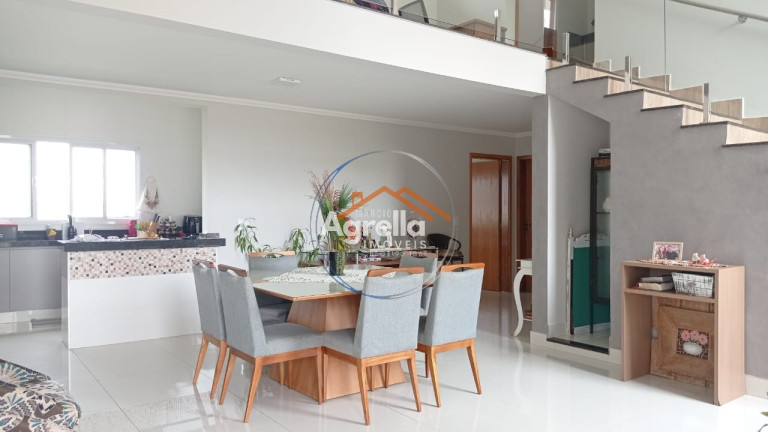 Imagem Imóvel com 3 Quartos à Venda, 198 m² em Residencial Jacarandá - Engenheiro Coelho Imagem Imóvel com 3 Quartos à Venda, 198 m² em Residencial Jacarandá - Engenheiro Coelho