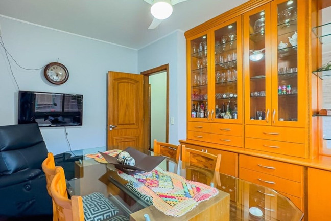 Imagem Casa com 4 Quartos à Venda, 233 m² em Santa Maria Goretti - Porto Alegre Imagem Casa com 4 Quartos à Venda, 233 m² em Santa Maria Goretti - Porto Alegre