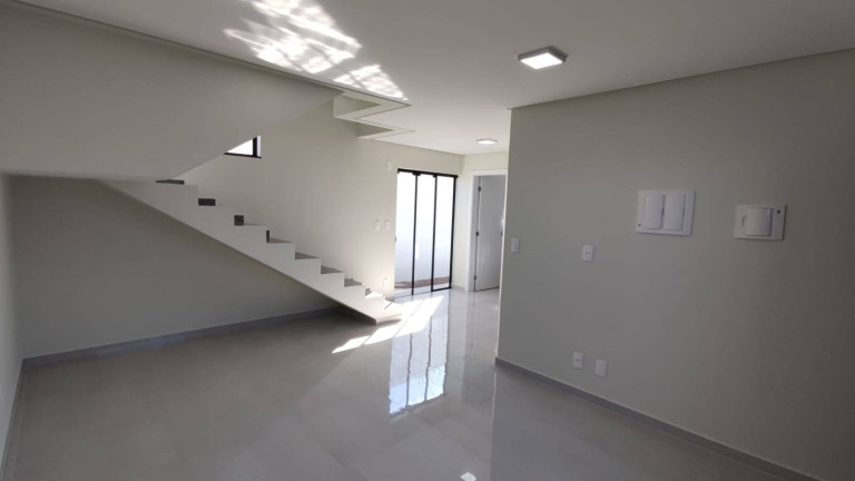Imagem Sobrado com 3 Quartos à Venda, 92 m² em Floresta - Cascavel Imagem Sobrado com 3 Quartos à Venda, 92 m² em Floresta - Cascavel