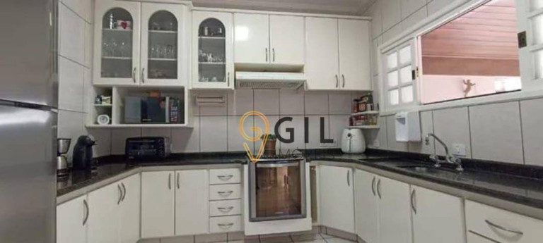 Imagem Casa com 4 Quartos à Venda, 237 m² em Vila Zezé - Jacareí Imagem Casa com 4 Quartos à Venda, 237 m² em Vila Zezé - Jacareí