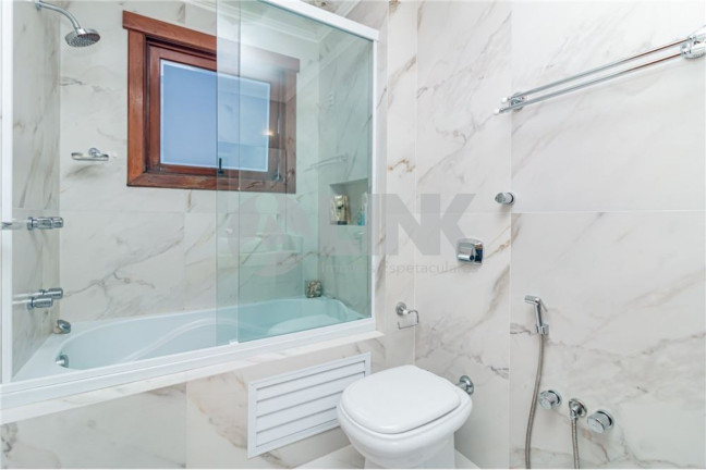 Imagem Imóvel com 4 Quartos à Venda, 396 m² em Jardim Lindóia - Porto Alegre Imagem Imóvel com 4 Quartos à Venda, 396 m² em Jardim Lindóia - Porto Alegre